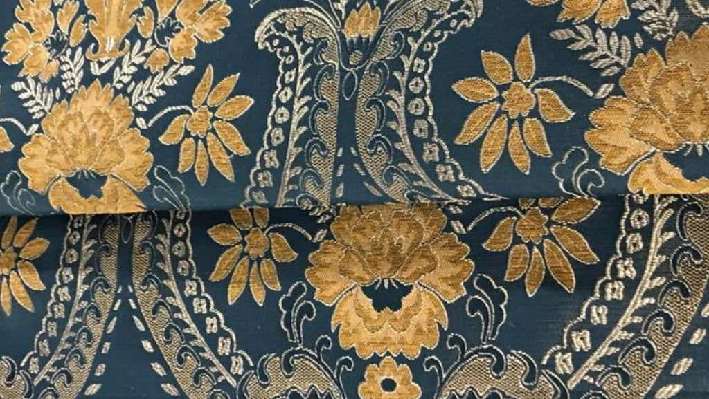 Il tessuto Jacquard: com’è fatto e come indossarlo