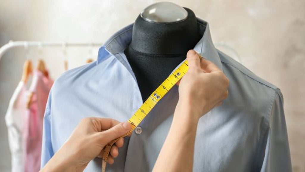 What size shirt do you wear? Here is the universal method to measure it perfectly!